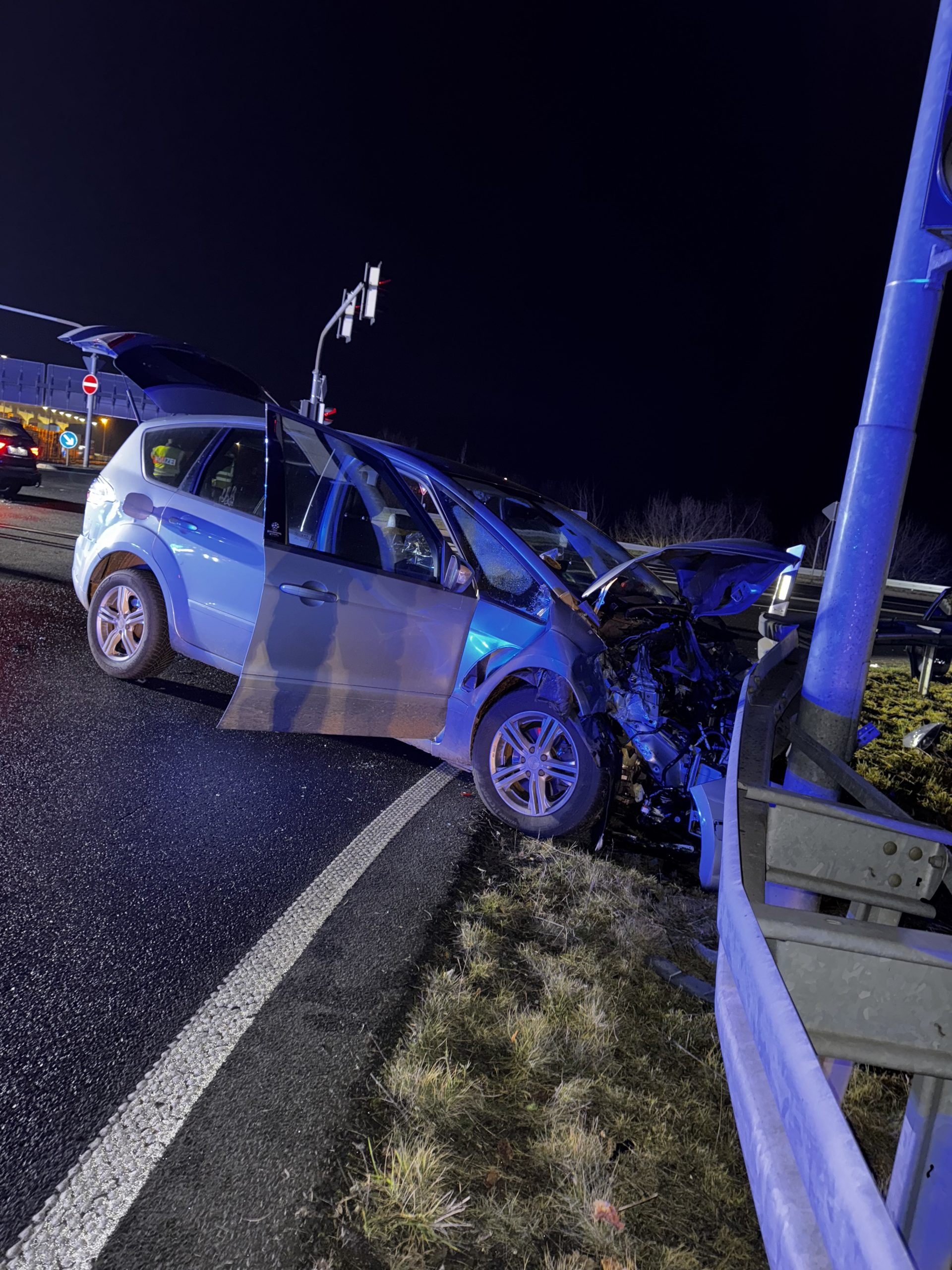 Einsatz: H1-Y – Verkehrsunfall eingekl. Person um 17.12.2025, 20:53 Uhr